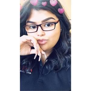 Meet your Posher, Carolina